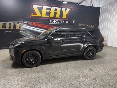Used 2025 Hyundai Palisade Calligraphy image 2