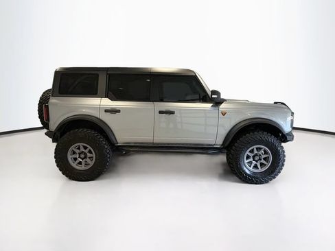 Used 2023 Ford Bronco Badlands AWD/4WD image 8