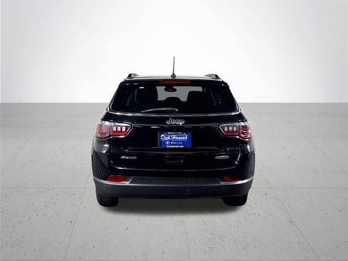 Used 2022 Jeep Compass Latitude w/ Sun and Sound Group AWD/4WD image 7