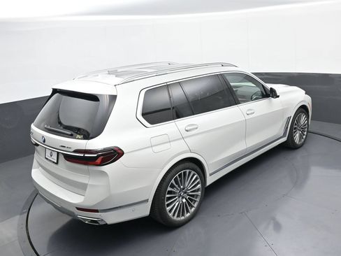 Used 2025 BMW X7 xDrive40i w/ Executive Package AWD/4WD image 36