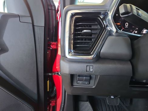 Used 2025 GMC Canyon Elevation w/ Convenience Package image 18