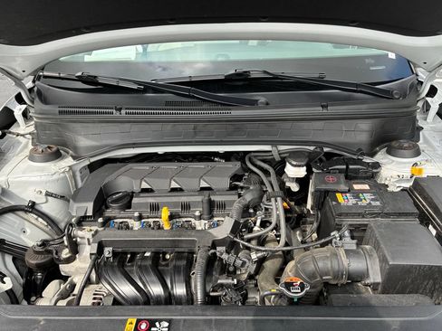 Used 2025 Hyundai Venue SEL FWD image 21
