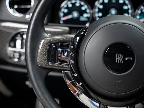 Used 2021 Rolls-Royce Cullinan Black Badge image 43