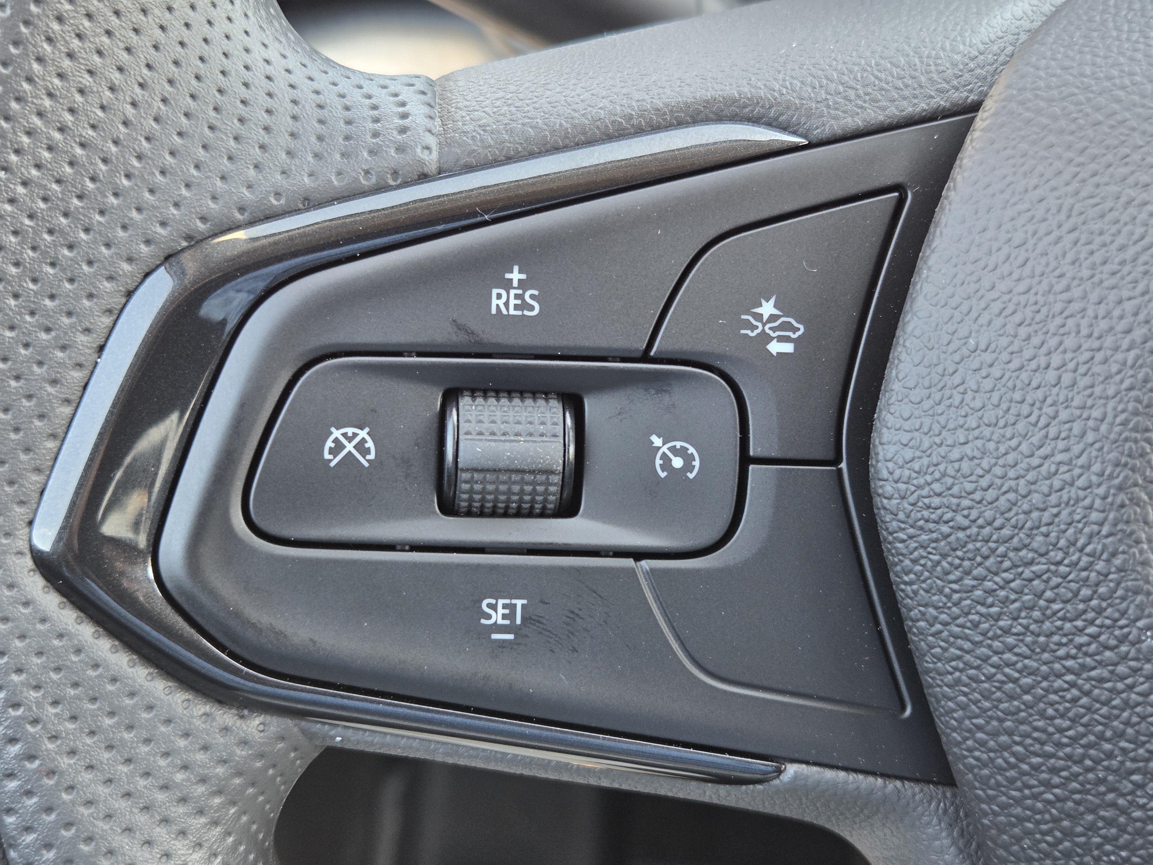 New 2026 Chevrolet Trax LS w/ LS Convenience Package FWD image 14