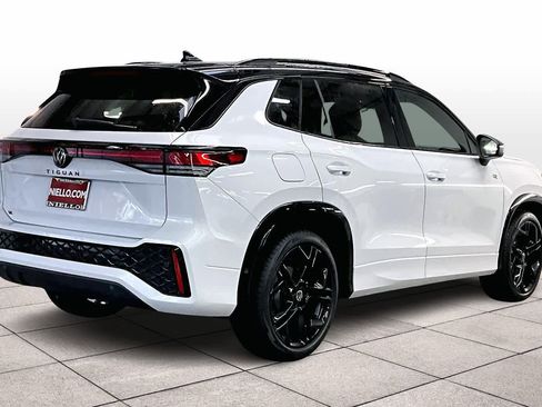 New 2026 Volkswagen Tiguan SE R-Line image 4