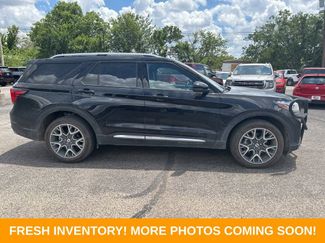 Used 2025 Ford Explorer Platinum w/ Ultimate Package AWD/4WD video 2