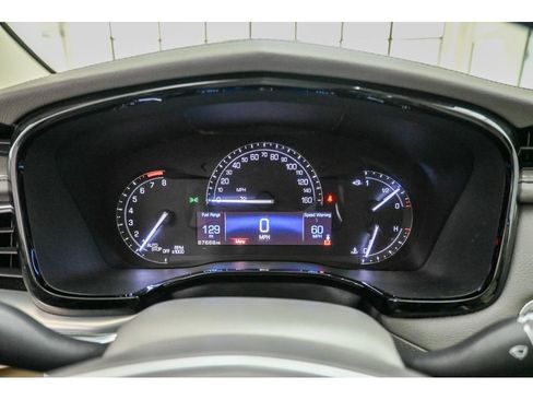 Used 2017 Cadillac XT5 Luxury w/ Driver Awareness Package image 36