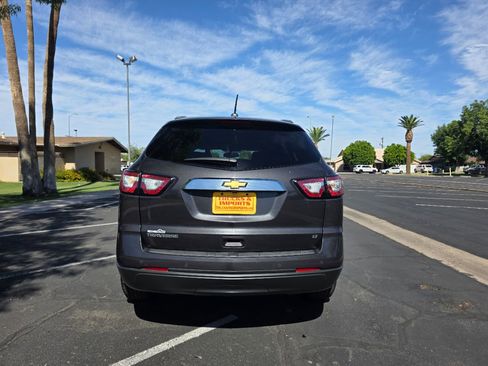 Used 2017 Chevrolet Traverse LT FWD image 8