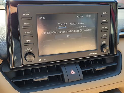 Certified 2022 Toyota RAV4 LE image 24