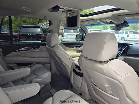 Used 2019 Cadillac Escalade Premium Luxury RWD image 29