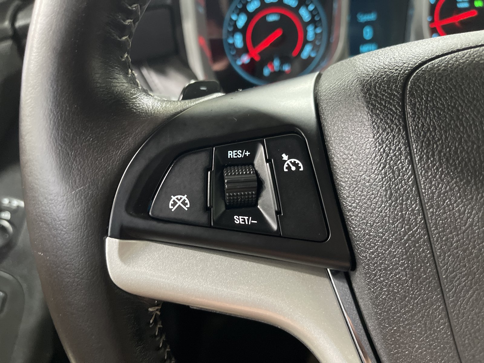 Used 2015 Chevrolet Camaro LT RWD image 30