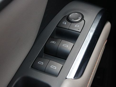 Used 2026 Chevrolet Traverse LT w/ Driver Confidence Package FWD image 25