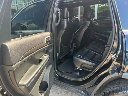 Used 2017 Jeep Grand Cherokee Limited AWD/4WD image 15