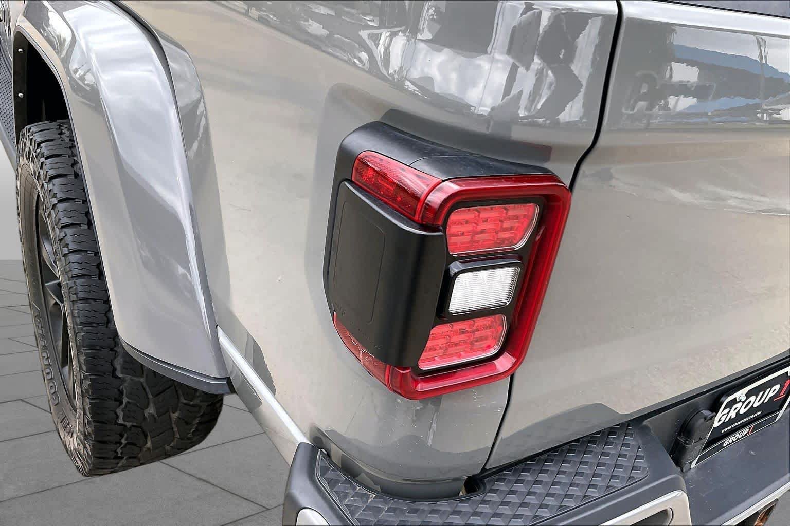 Used 2022 Jeep Gladiator Overland AWD/4WD image 28