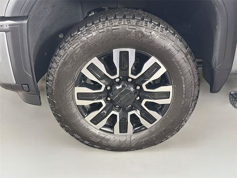 Used 2024 GMC Sierra 2500 Denali Ultimate AWD/4WD image 34