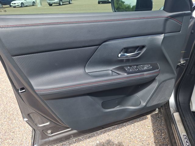 Used 2025 Nissan Kicks SR w/ Illumination Package FWD image 10