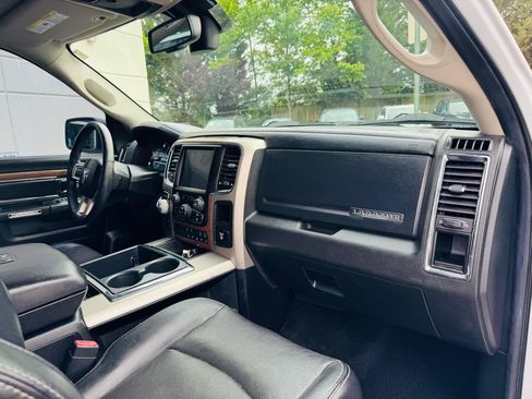 Used 2014 RAM 1500 Laramie w/ Convenience Group AWD/4WD image 22