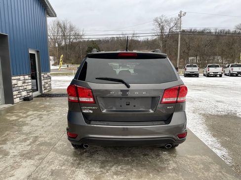Used 2015 Dodge Journey SXT w/ Flexible Seating Group image 6
