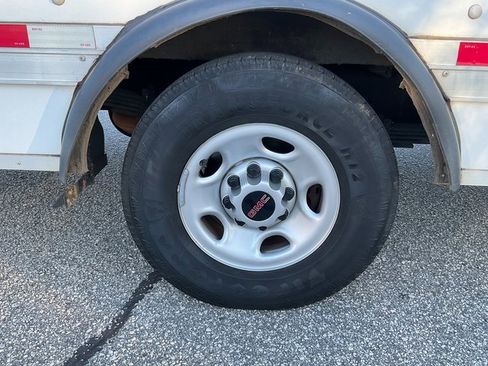 Used 2022 GMC Savana 3500 w/ Power Convenience Package image 23