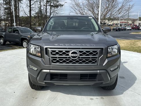 Used 2023 Nissan Frontier SV w/ SV Convenience Package image 3