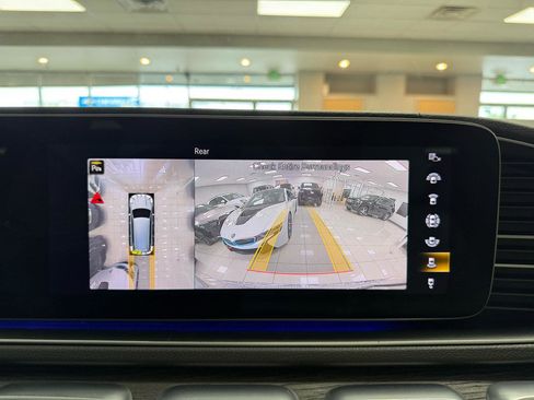 Used 2020 Mercedes-Benz GLS 450 4MATIC image 17