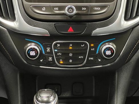 Used 2018 Chevrolet Equinox Premier AWD/4WD image 25