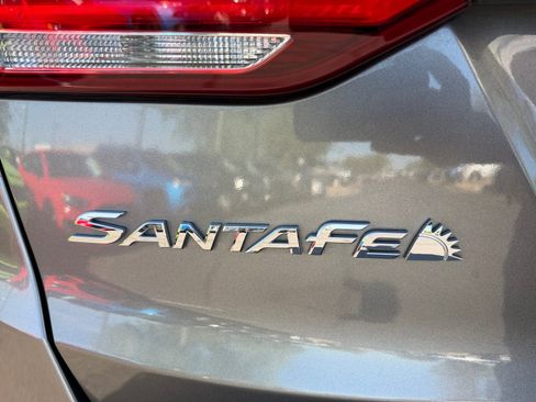 Used 2017 Hyundai Santa Fe Sport FWD image 24