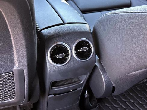 Used 2025 Mercedes-Benz GLB 250 image 15