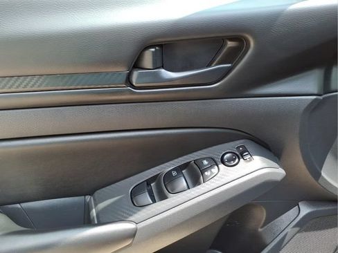 Used 2023 Nissan Altima 2.5 S FWD image 11