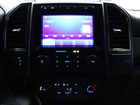 Used 2022 Ford F450 XLT w/ XLT Value Package image 23