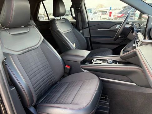 Used 2025 Ford Explorer ST-Line image 13