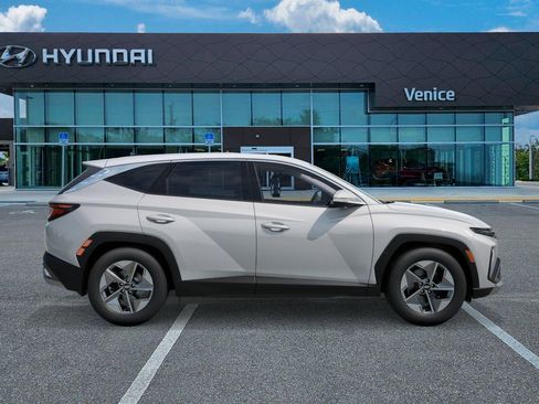 New 2026 Hyundai Tucson SEL FWD image 7