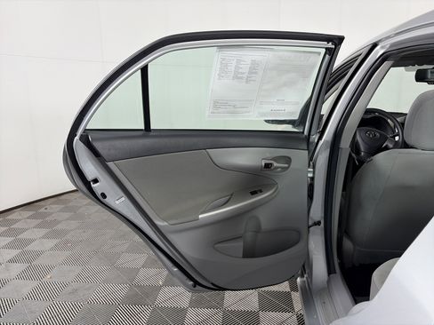 Used 2012 Toyota Corolla LE image 31