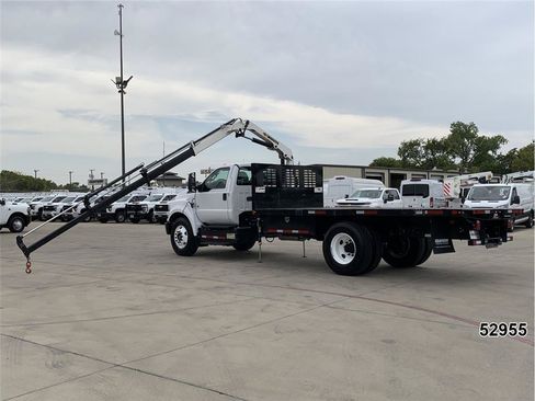 Used 2022 Ford F650 2WD Regular Cab Super Duty image 14