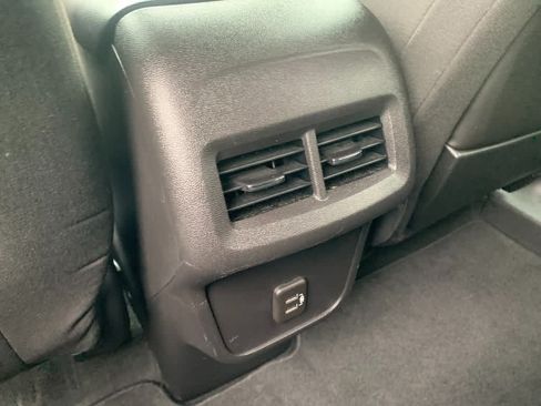 Used 2024 GMC Terrain SLE FWD image 23