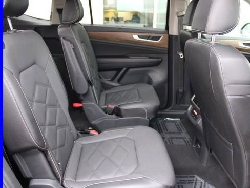 Used 2024 Volkswagen Atlas SE image 24