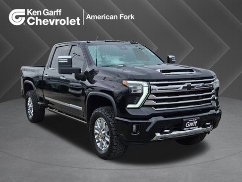 Used 2024 Chevrolet Silverado 2500 High Country w/ High Country Premium Package AWD/4WD image 1