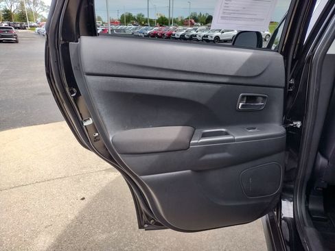 Used 2024 Mitsubishi Outlander Sport ES AWD/4WD image 11