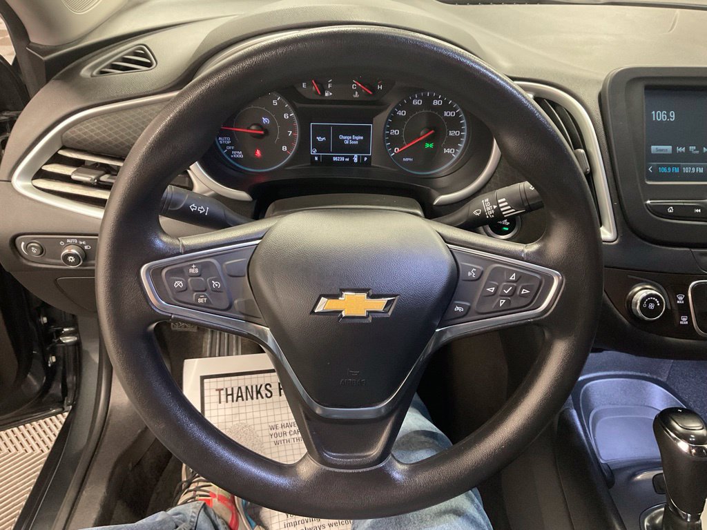 Used 2018 Chevrolet Malibu LS w/ LPO, Convenience Package 2 FWD image 18