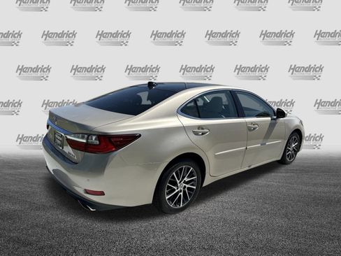 Used 2017 Lexus ES 350 w/ Navigation System Package FWD image 10