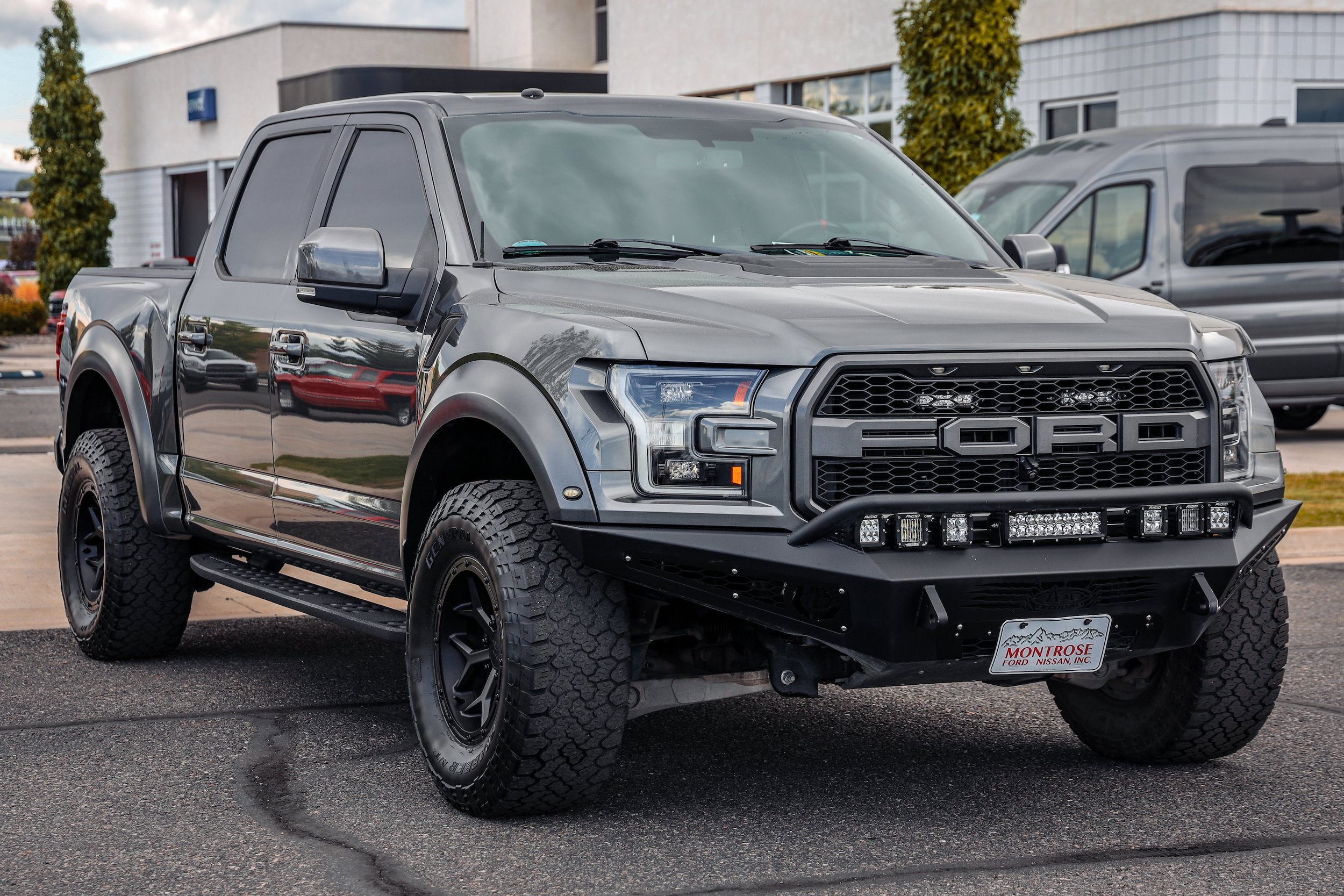 Used 2018 Ford F150 Raptor w/ Equipment Group 802A Luxury AWD/4WD image 3