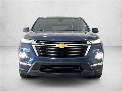 Used 2023 Chevrolet Traverse LT FWD image 3