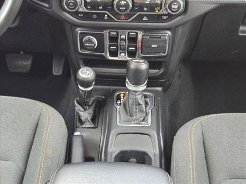 Used 2024 Jeep Wrangler Unlimited Sahara AWD/4WD image 12