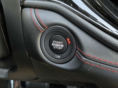 Used 2025 Dodge Durango GT AWD/4WD image 25