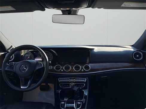 Used 2018 Mercedes-Benz E 300 4MATIC image 32