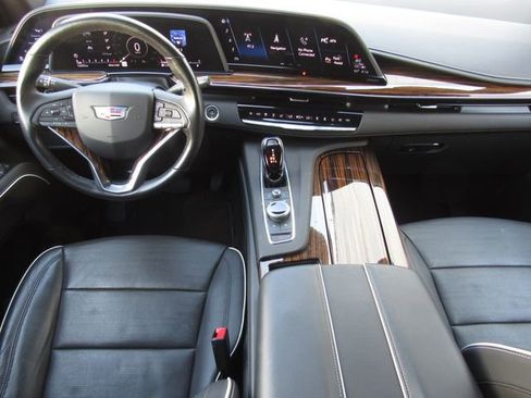 Used 2021 Cadillac Escalade ESV Premium Luxury w/ LPO, Radiant Package AWD/4WD image 34