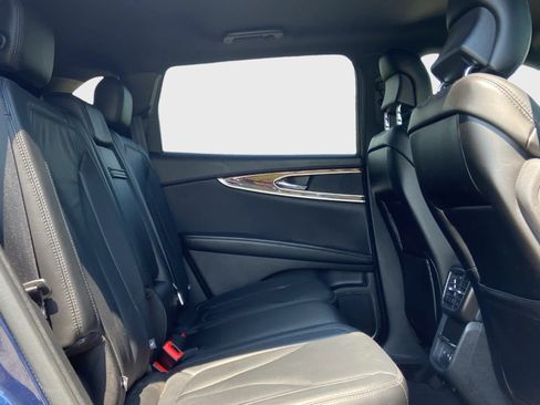 Used 2017 Lincoln MKX Select w/ Select Plus Package FWD image 16