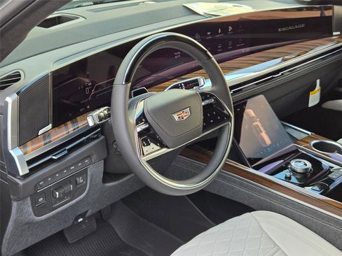 New 2026 Cadillac Escalade Platinum Sport w/ LPO, ONYX Package AWD/4WD image 10