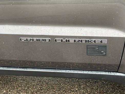 Used 2021 Jeep Grand Cherokee Limited AWD/4WD image 31