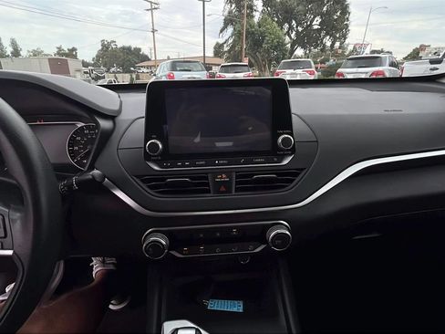 Used 2020 Nissan Altima 2.5 S FWD image 12